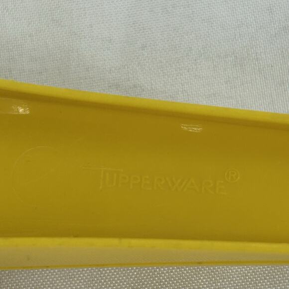 Vintage Tupperware Set of 2 Yellow Strainers Colanders 1523 2 Qt 1200 1 Qt Spout - Picture 13 of 13